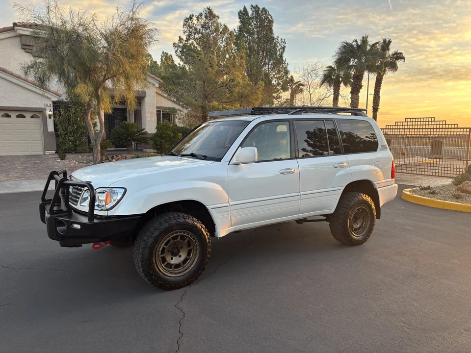 2006 Lexus LX 2nd Gen - Image 18 of 31