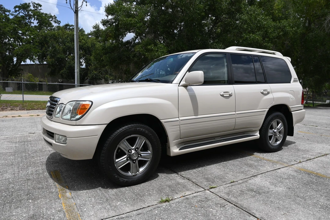 2006 Lexus LX 2nd Gen - Image 2 of 31