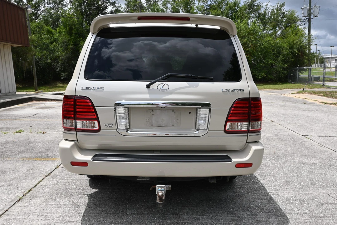 2006 Lexus LX 2nd Gen - Image 16 of 31