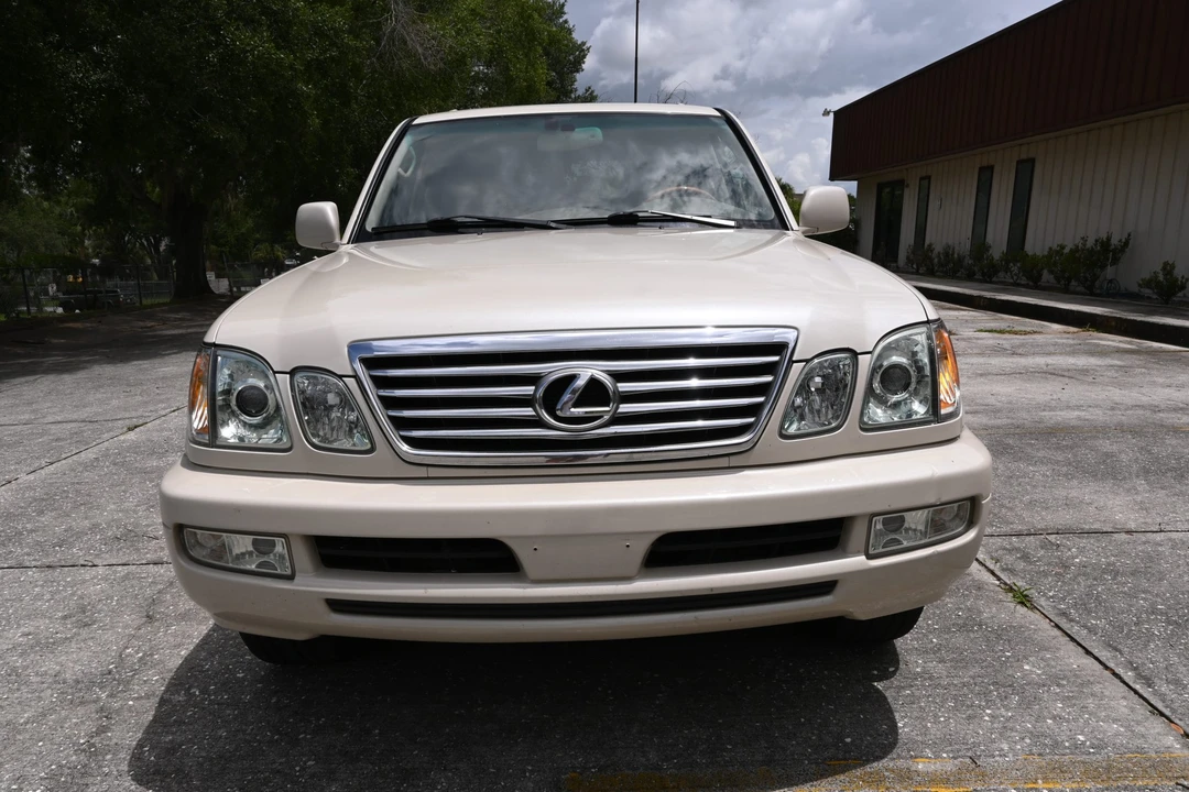 2006 Lexus LX 2nd Gen - Image 6 of 31