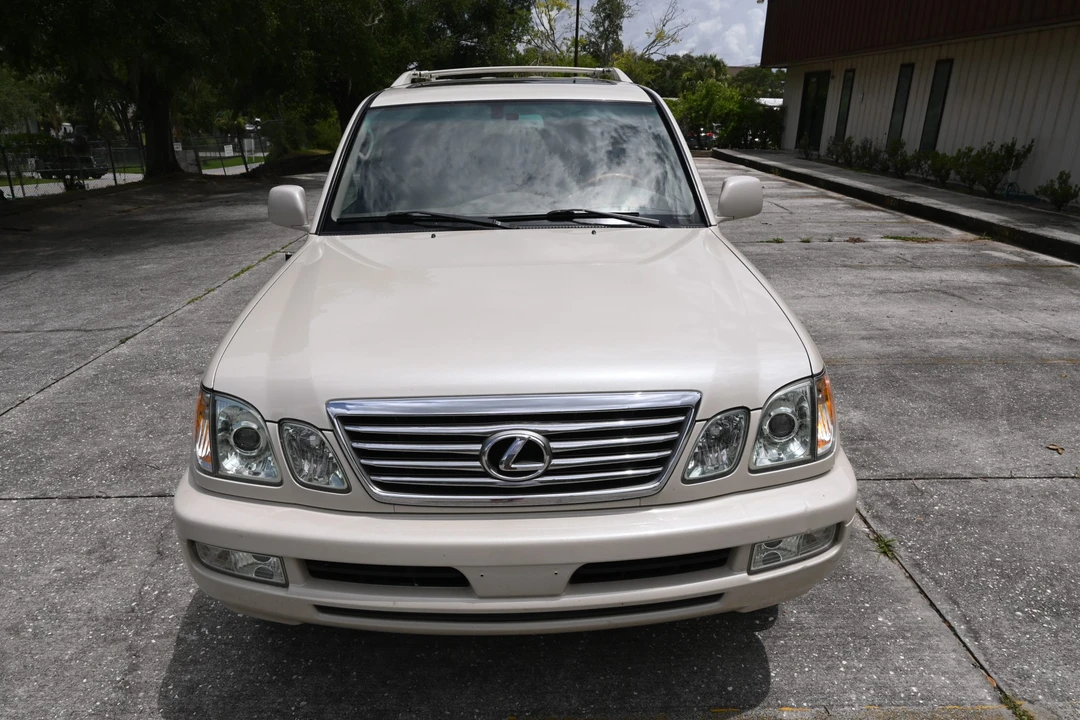 2006 Lexus LX 2nd Gen - Image 7 of 31