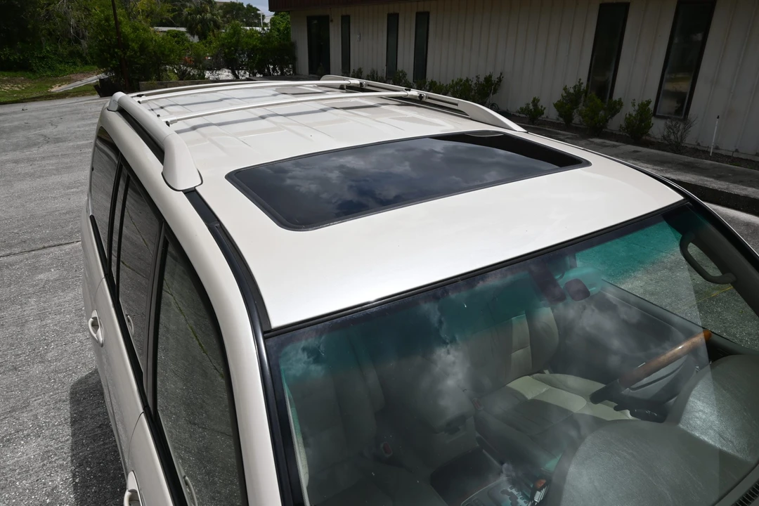 2006 Lexus LX 2nd Gen - Image 25 of 31