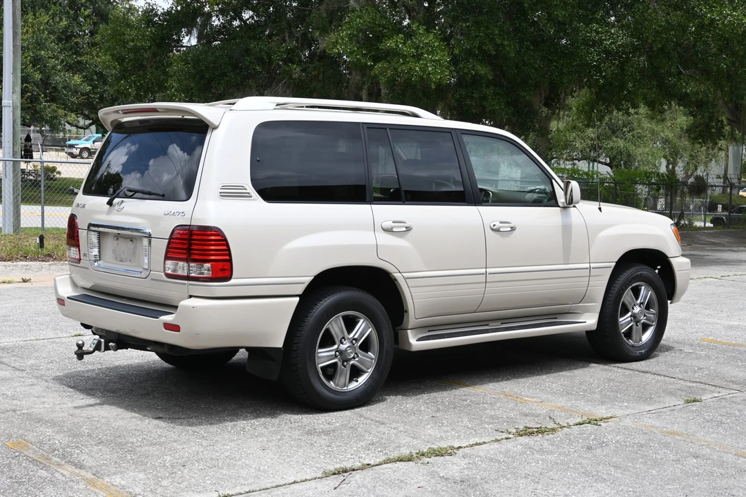 2006 Lexus LX 2nd Gen - Image 13 of 31
