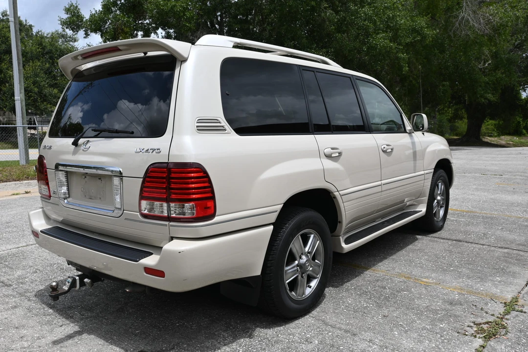 2006 Lexus LX 2nd Gen - Image 14 of 31