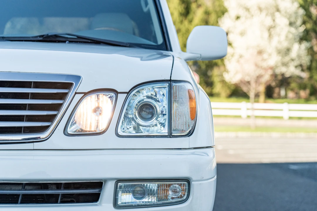 2006 Lexus LX 2nd Gen - Image 13 of 31