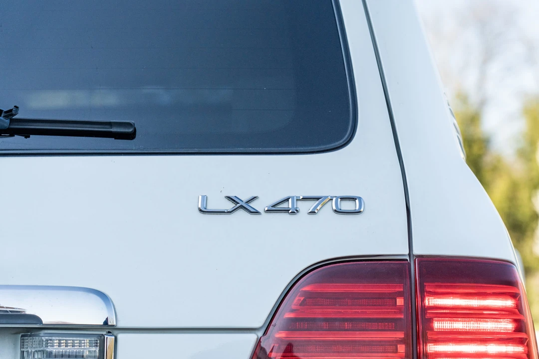 2006 Lexus LX 2nd Gen - Image 19 of 31
