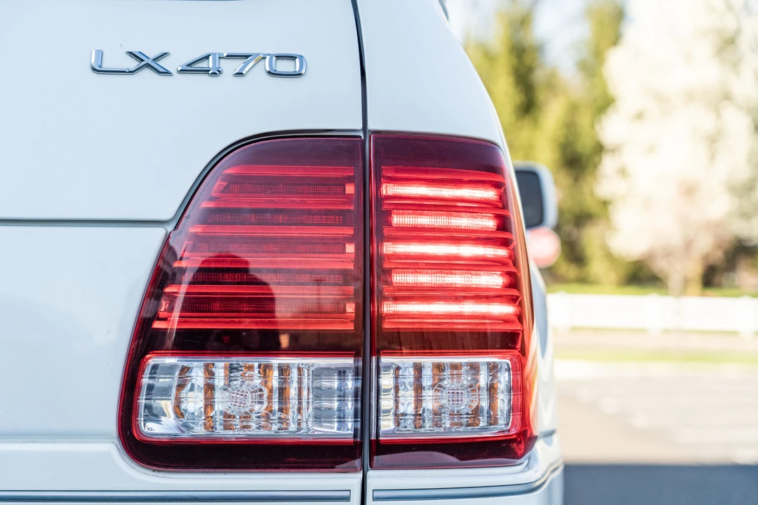 2006 Lexus LX 2nd Gen - Image 20 of 31