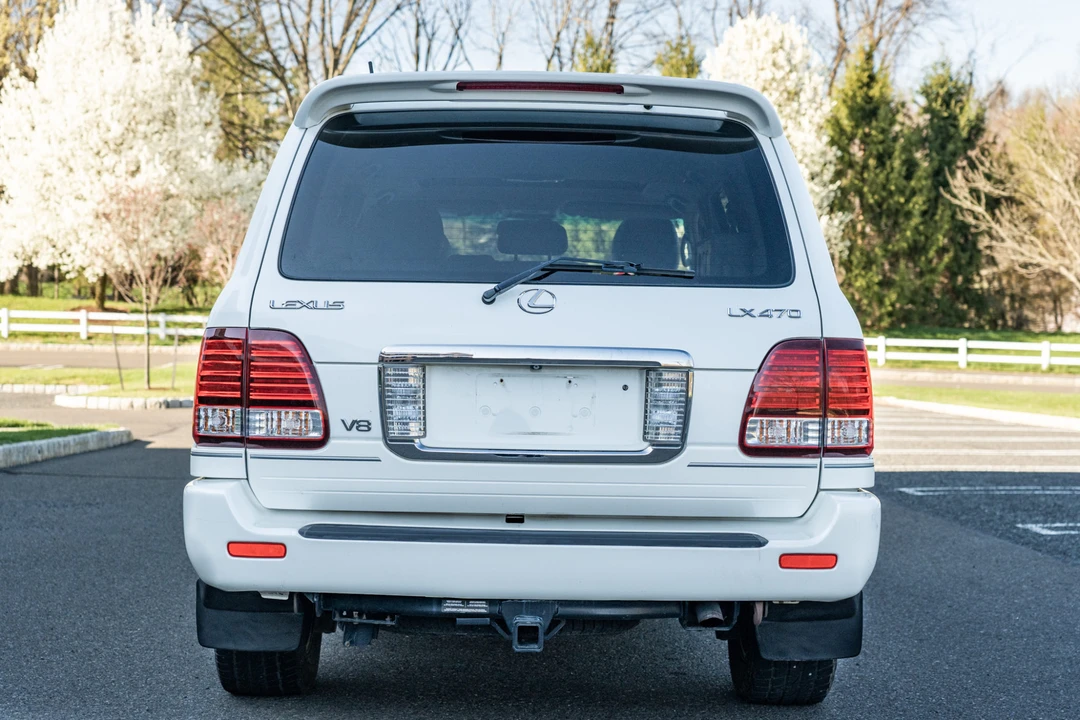 2006 Lexus LX 2nd Gen - Image 4 of 31