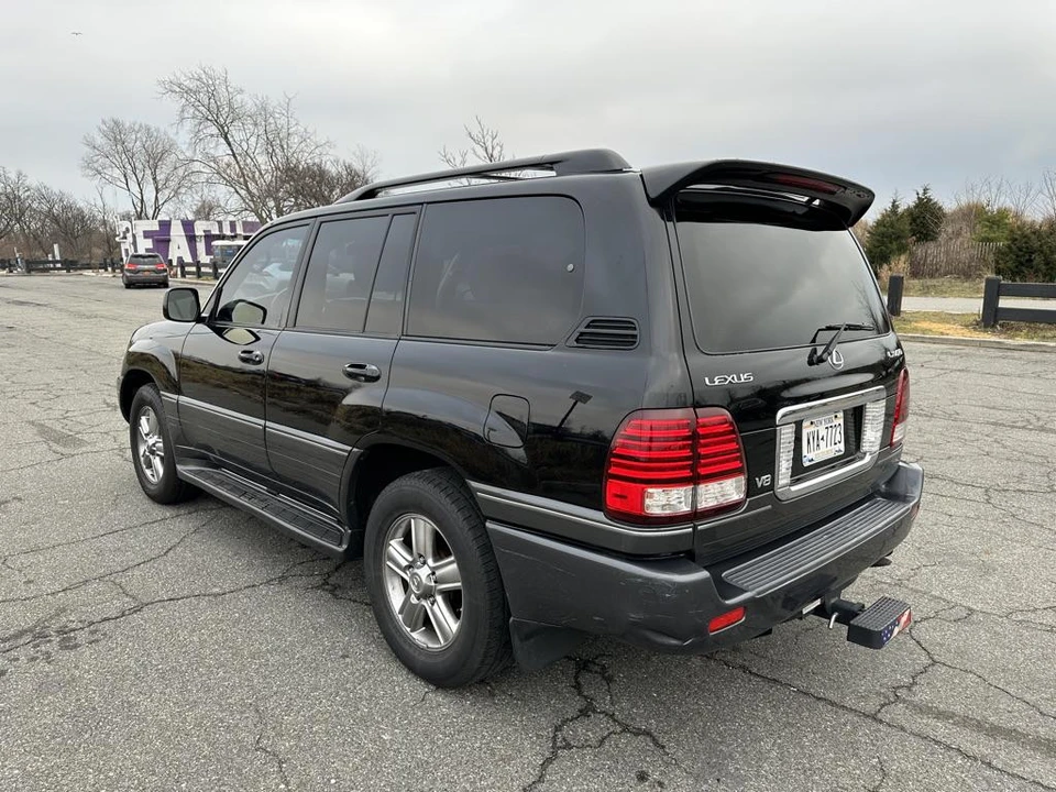 2006 Lexus LX 2nd Gen - Image 4 of 31