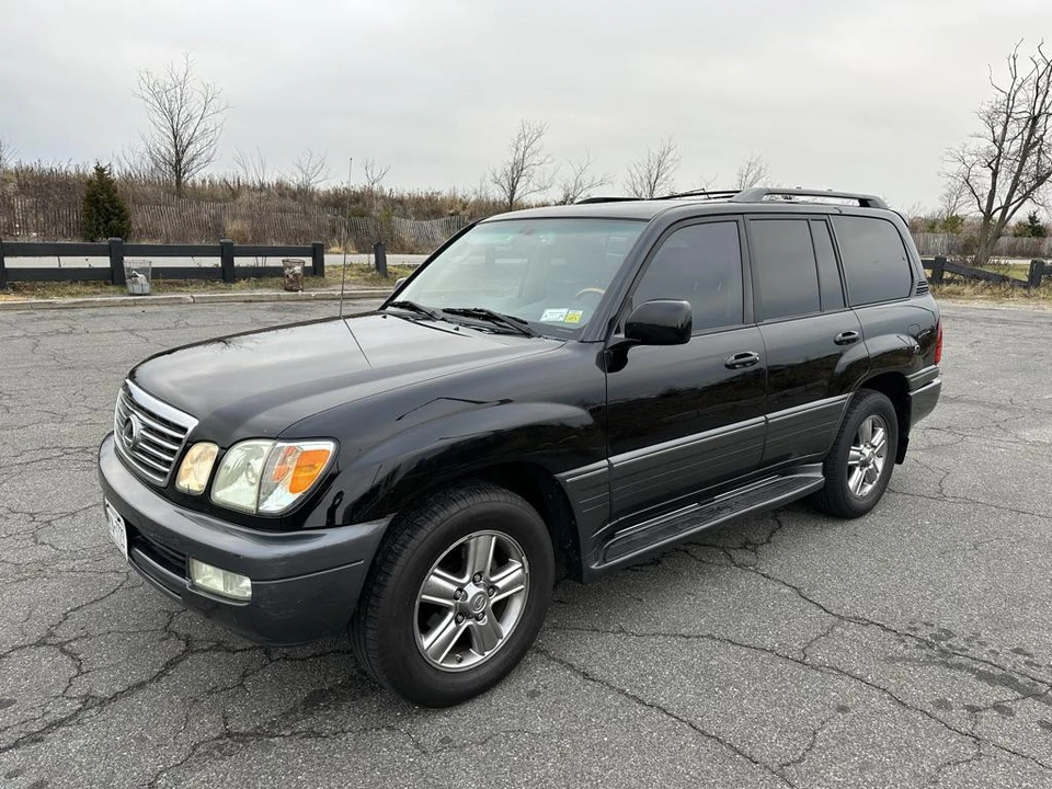 2006 Lexus LX 2nd Gen - Image 2 of 31
