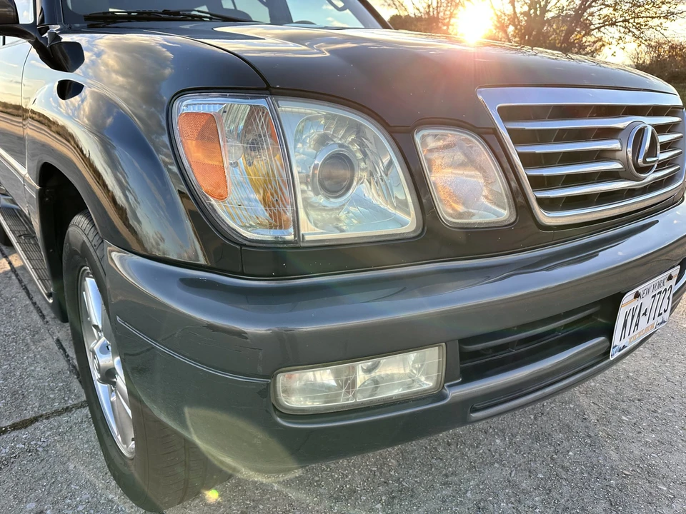 2006 Lexus LX 2nd Gen - Image 9 of 31