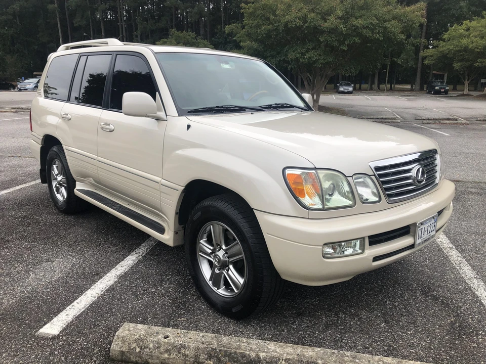 2006 Lexus LX 2nd Gen - Image 14 of 31