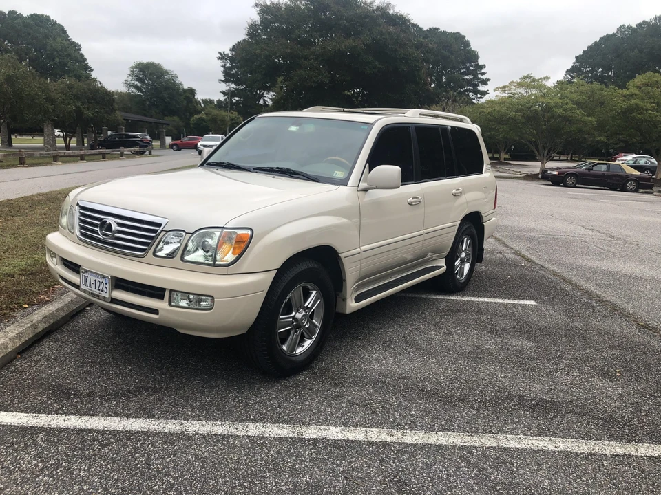 2006 Lexus LX 2nd Gen - Image 5 of 31