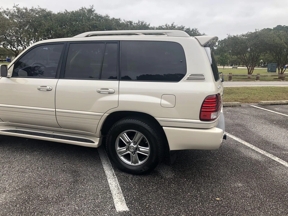 2006 Lexus LX 2nd Gen - Image 30 of 31