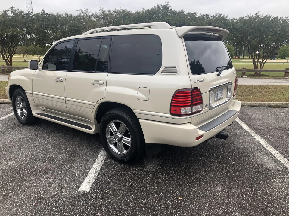 2006 Lexus LX 2nd Gen - Image 27 of 31
