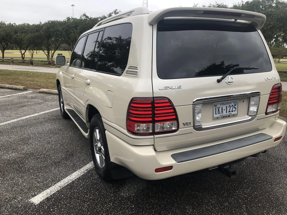 2006 Lexus LX 2nd Gen - Image 25 of 31