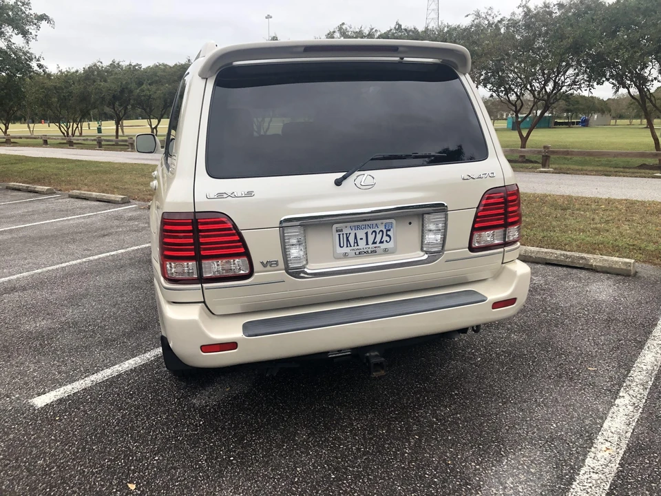 2006 Lexus LX 2nd Gen - Image 24 of 31