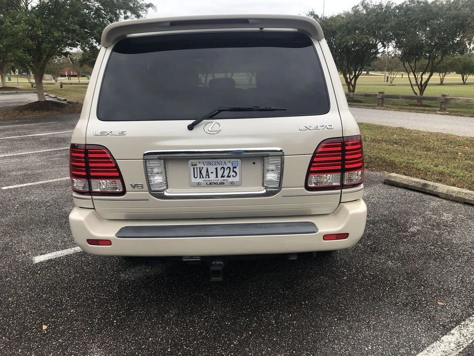2006 Lexus LX 2nd Gen - Image 23 of 31