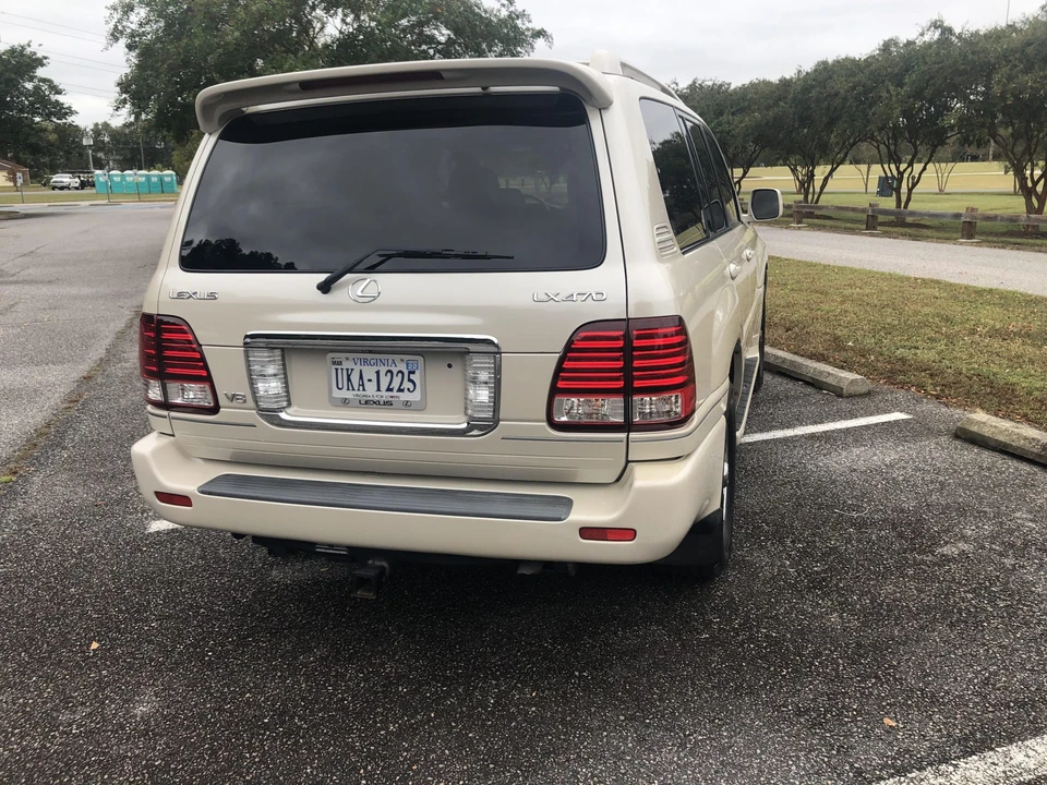 2006 Lexus LX 2nd Gen - Image 21 of 31