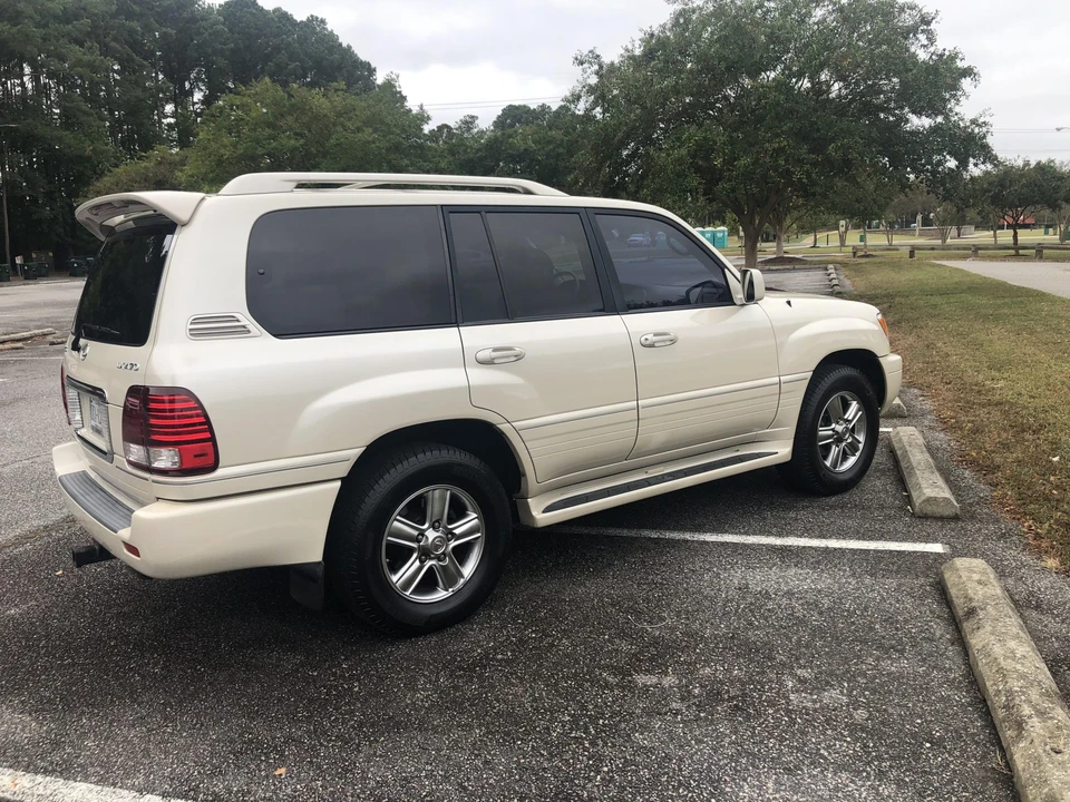 2006 Lexus LX 2nd Gen - Image 17 of 31