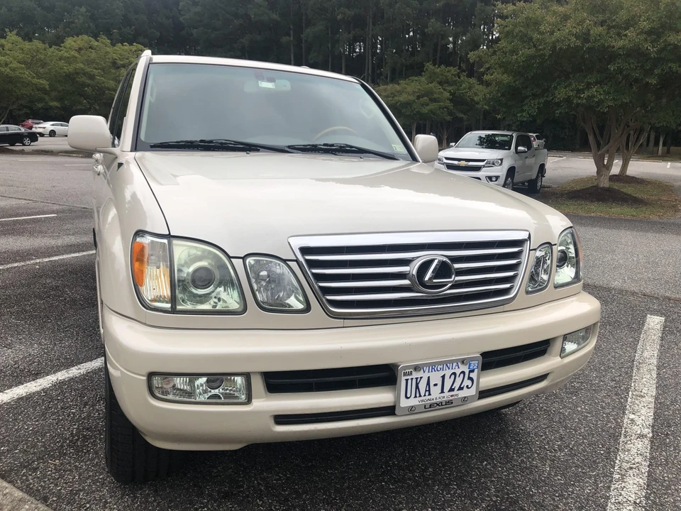 2006 Lexus LX 2nd Gen - Image 12 of 31