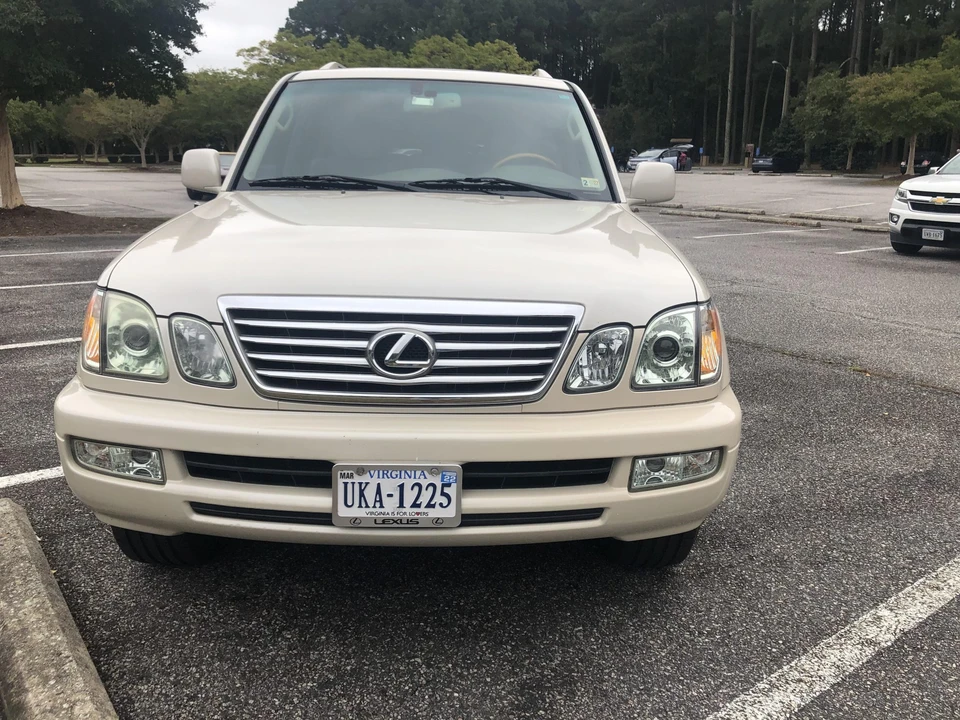 2006 Lexus LX 2nd Gen - Image 10 of 31