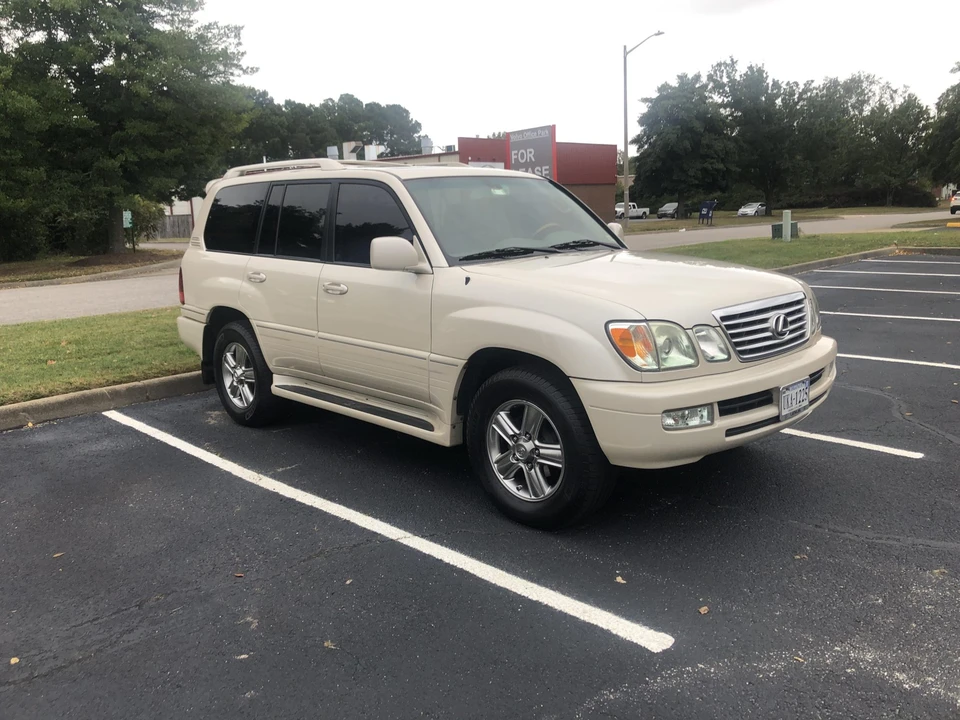 2006 Lexus LX 2nd Gen - Image 15 of 31