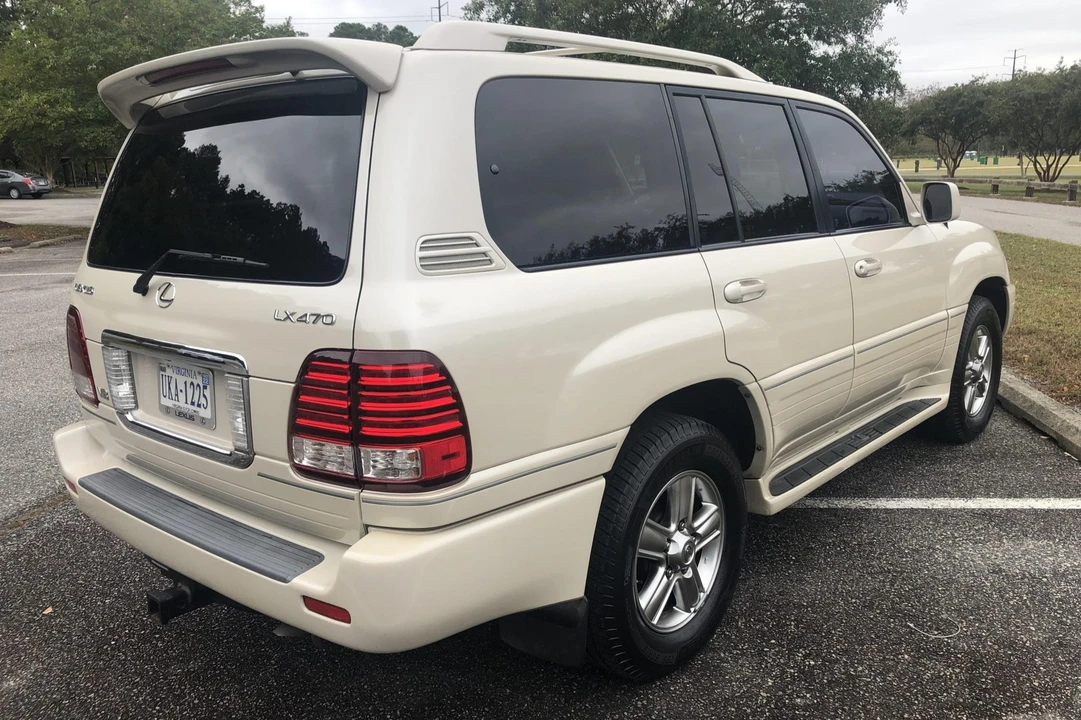 2006 Lexus LX 2nd Gen - Image 19 of 31