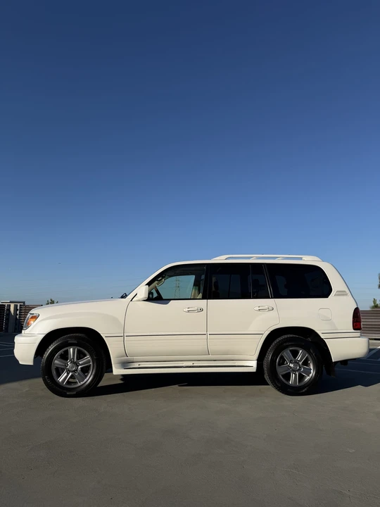 2006 Lexus LX 2nd Gen - Image 6 of 31