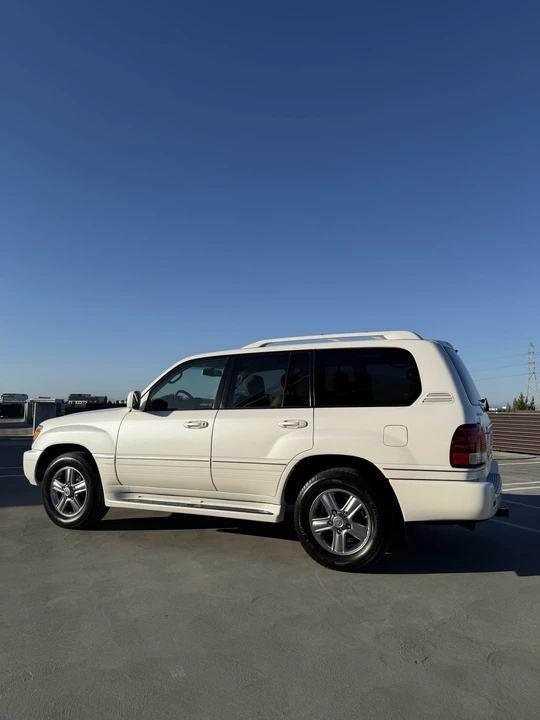 2006 Lexus LX 2nd Gen - Image 8 of 31