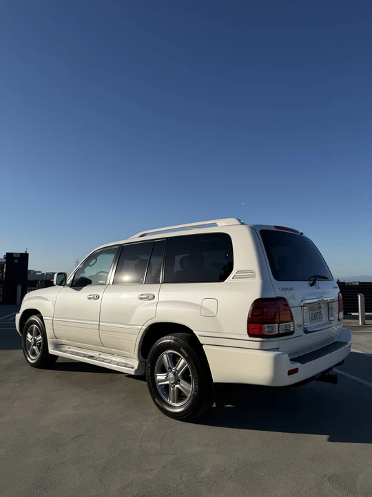 2006 Lexus LX 2nd Gen - Image 9 of 31