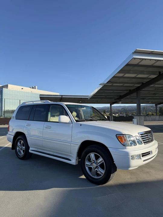 2006 Lexus LX 2nd Gen - Image 14 of 31