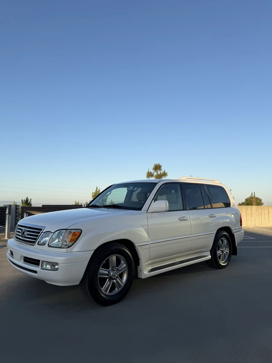 2006 Lexus LX 2nd Gen - Image 3 of 31