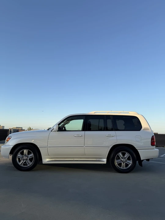 2006 Lexus LX 2nd Gen - Image 7 of 31