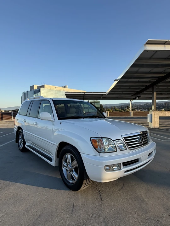2006 Lexus LX 2nd Gen - Image 15 of 31