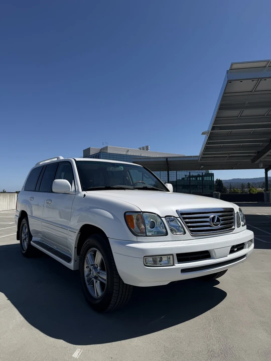 2006 Lexus LX 2nd Gen - Image 16 of 31