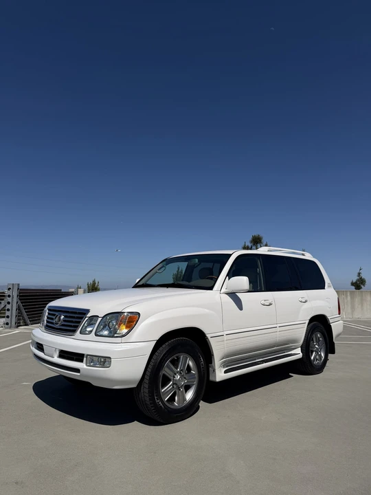 2006 Lexus LX 2nd Gen - Image 4 of 31