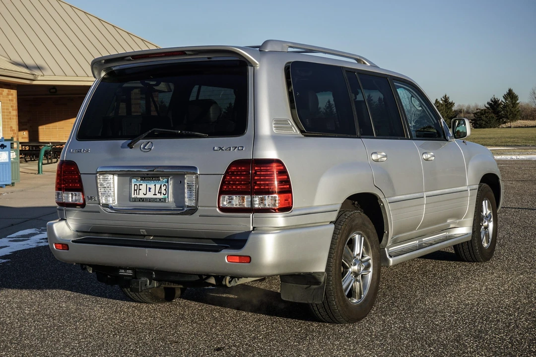 2006 Lexus LX 2nd Gen - Image 24 of 31