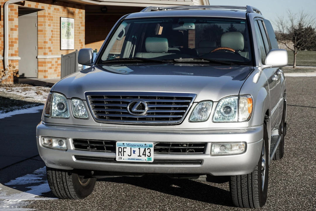 2006 Lexus LX 2nd Gen - Image 5 of 31