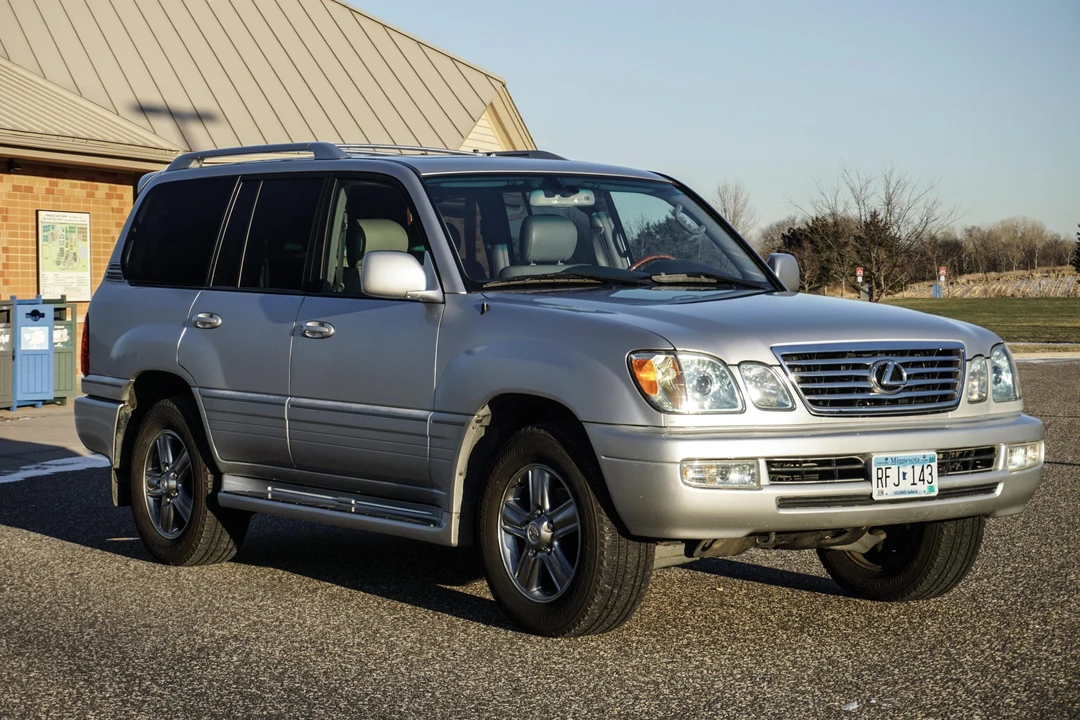 2006 Lexus LX 2nd Gen - Image 10 of 31