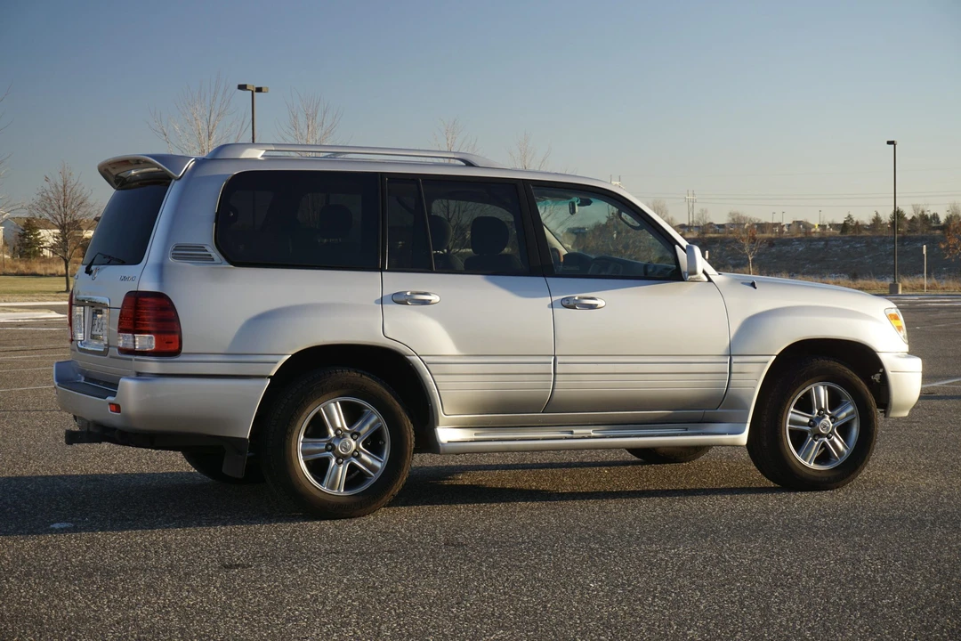2006 Lexus LX 2nd Gen - Image 18 of 31