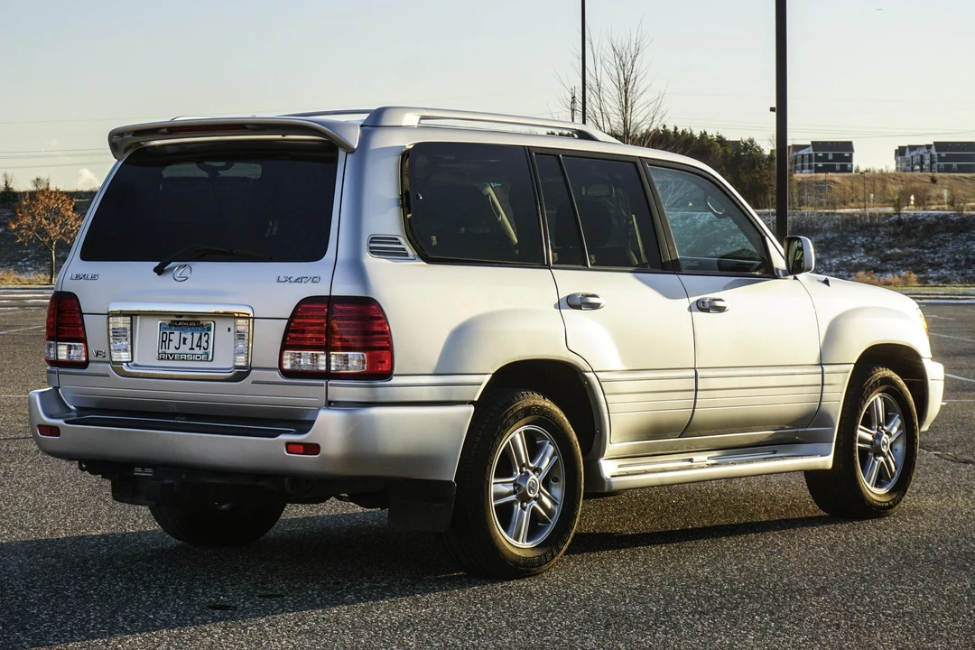 2006 Lexus LX 2nd Gen - Image 21 of 31