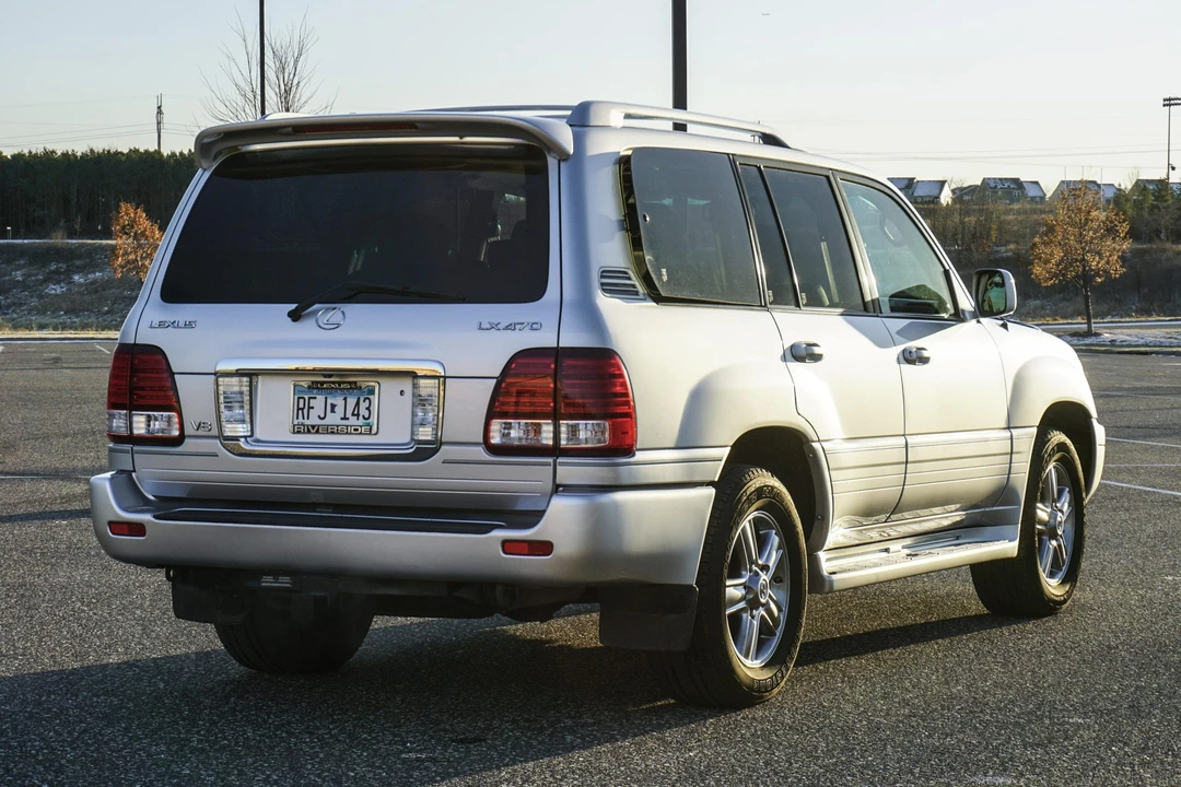 2006 Lexus LX 2nd Gen - Image 22 of 31