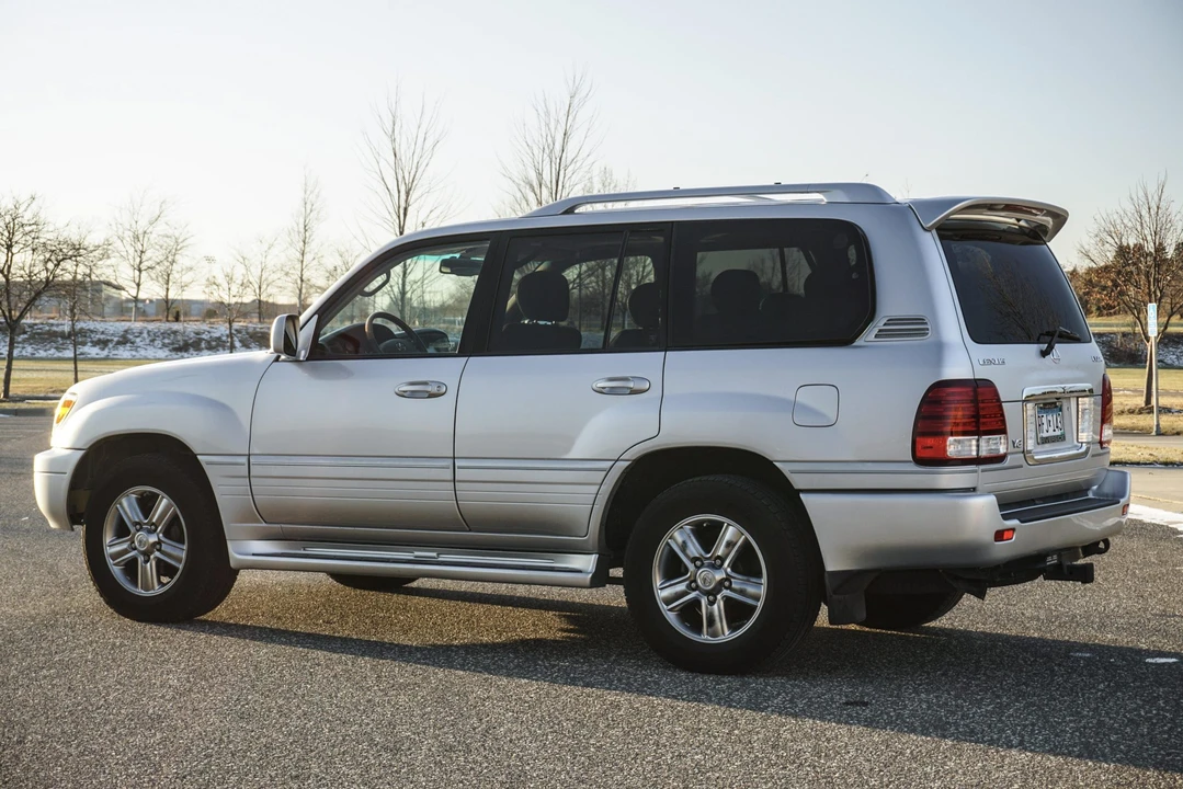 2006 Lexus LX 2nd Gen - Image 30 of 31