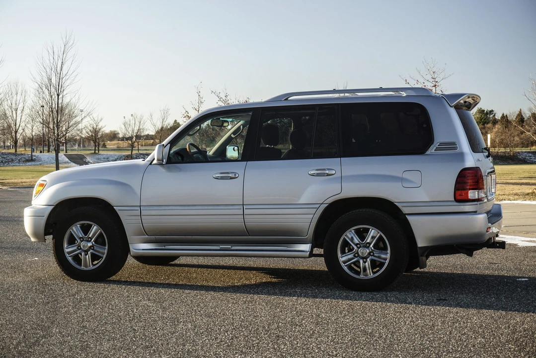 2006 Lexus LX 2nd Gen - Image 31 of 31
