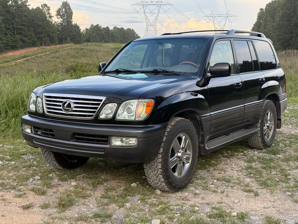 2006 Lexus LX 2nd Gen - Image 3 of 31