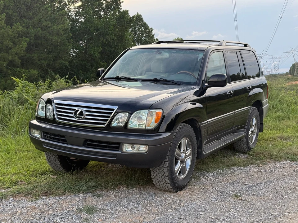 2006 Lexus LX 2nd Gen - Image 2 of 31