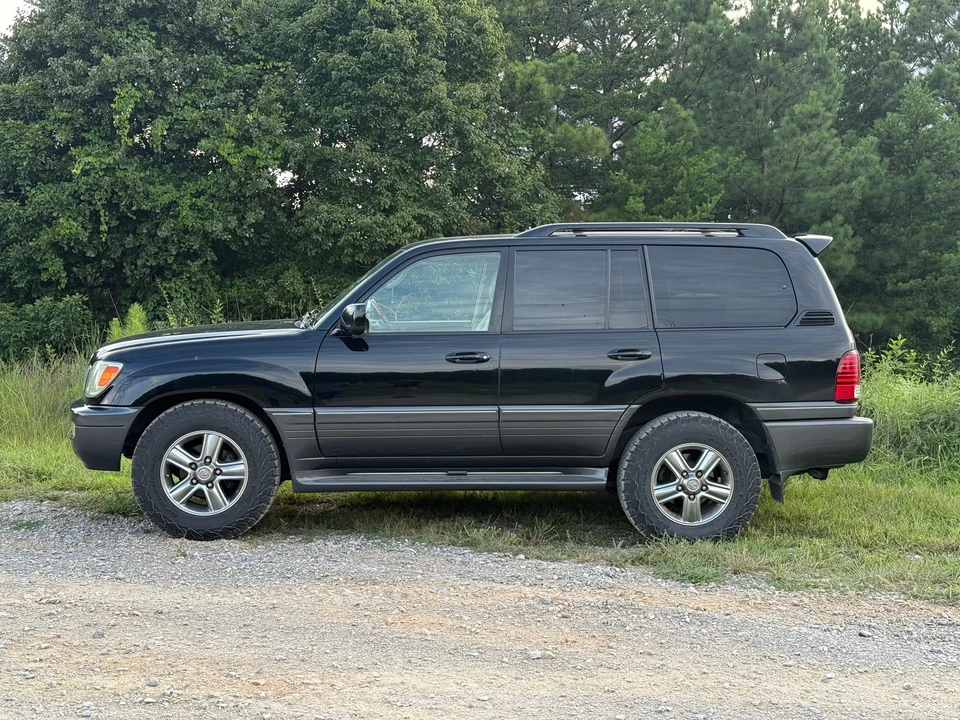 2006 Lexus LX 2nd Gen - Image 8 of 31