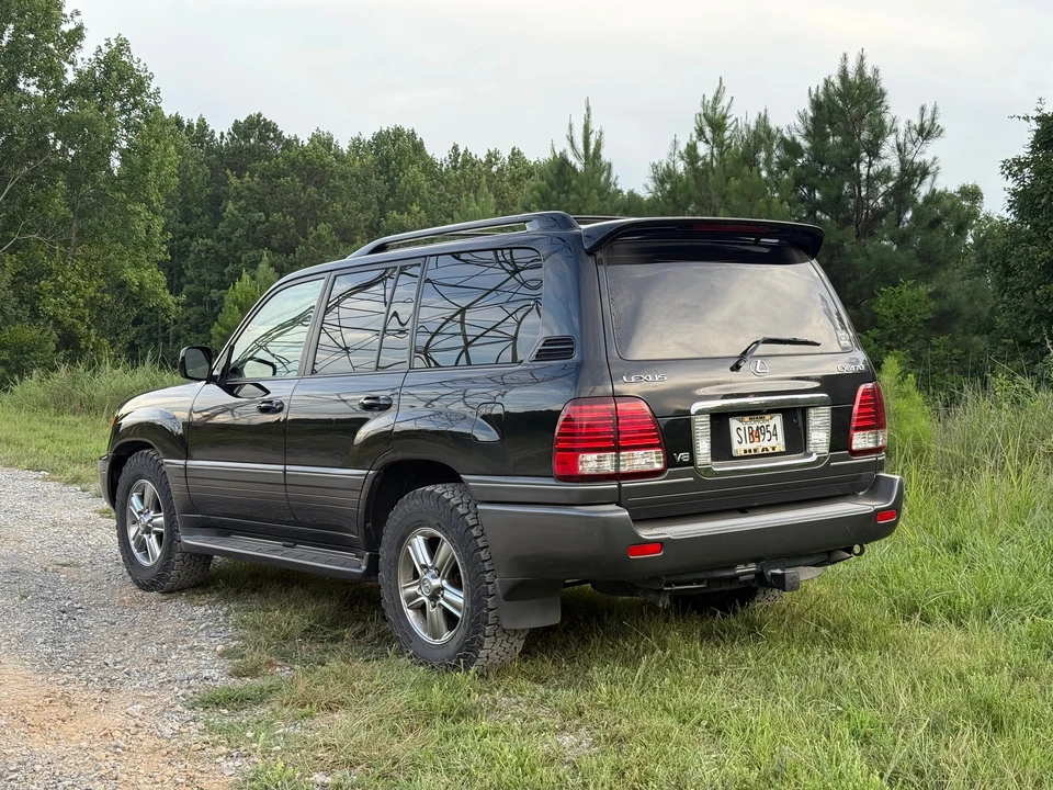 2006 Lexus LX 2nd Gen - Image 9 of 31