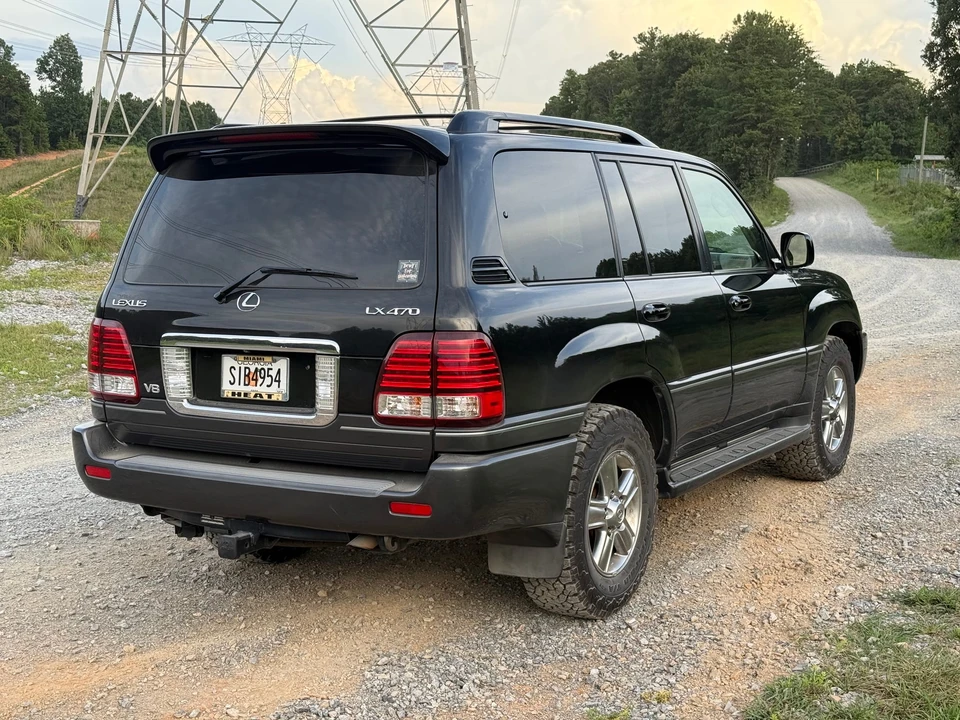 2006 Lexus LX 2nd Gen - Image 13 of 31